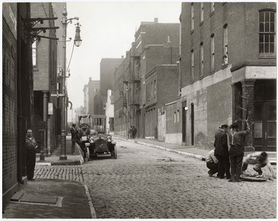 Street Scene Showing an Unidentified Street at the Corner of 2nd Street by Unbekannt Unbekannt